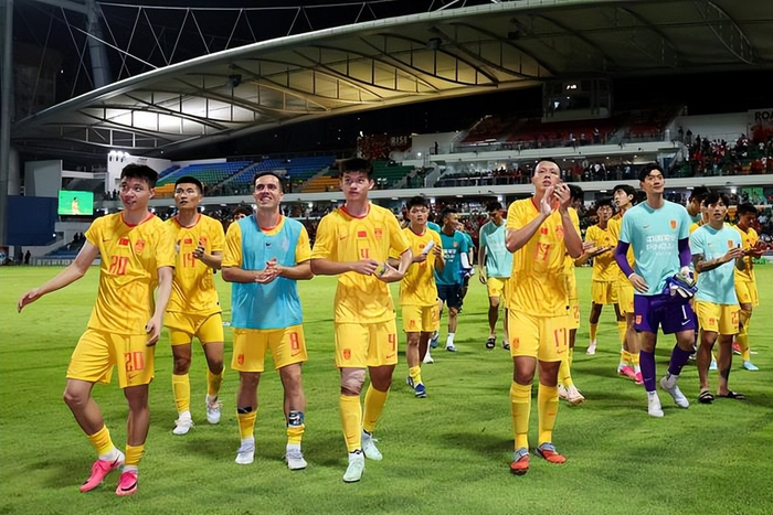九游娱乐登录入口-2对手均没赢 国足险胜新加坡获3.25分 FIFA排名升至第92+亚洲第13|泰国队|塞尔吉尼奥|中国男足|谢文能|黄嘉辉_新浪体育_新浪新闻
